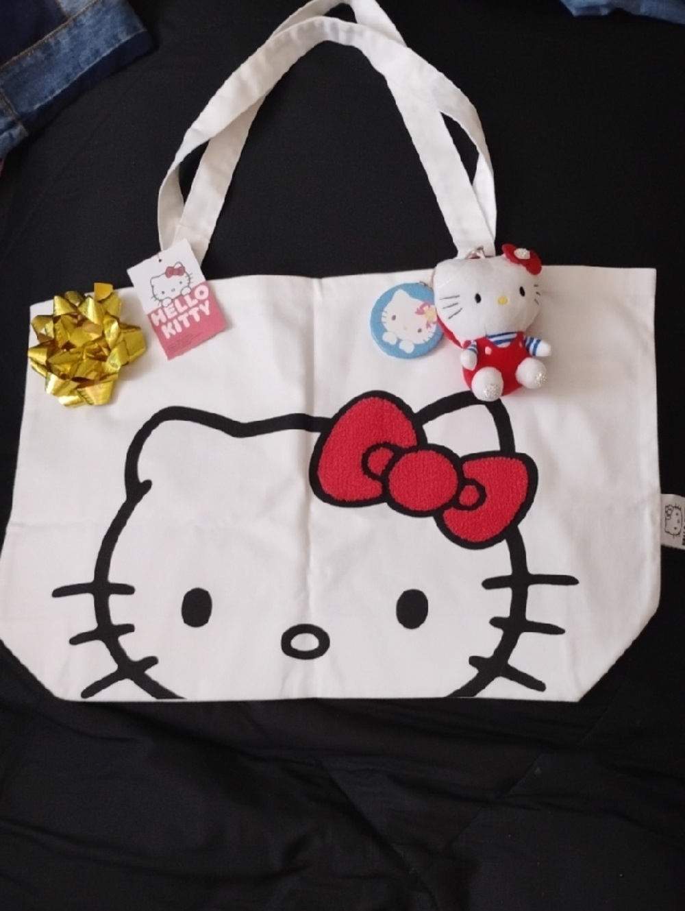 Hello Kitty White XL Tote Bag /w Redfuzzy Bow and Black Outline &Mini Hk Charm🆕